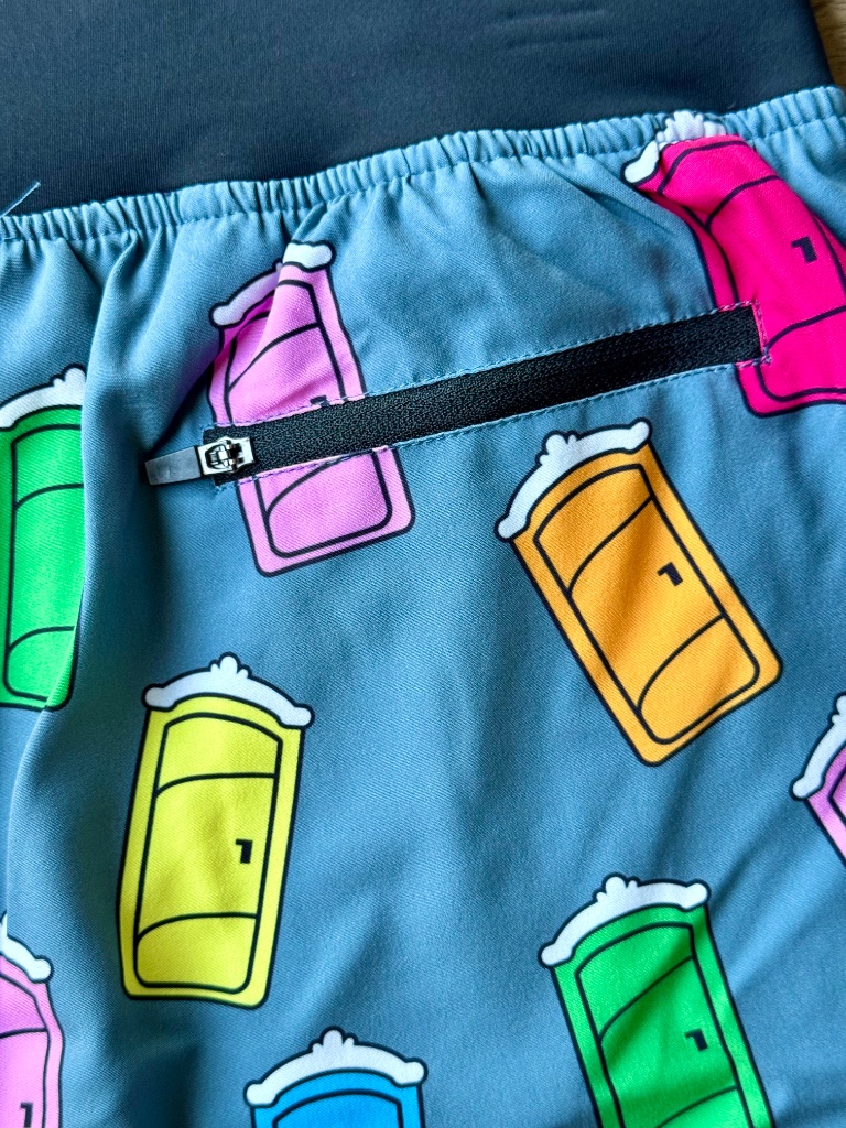Chicknlegs Porta Potty 4" Running Shorts M Nwt Unisex Novelty — image 7 of 8